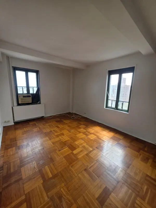 1604 Metropolitan Ave, Bronx, NY 10462-6940