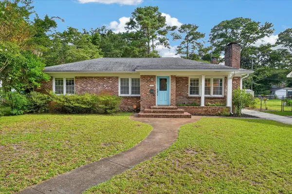 2014 Brogdon St, Savannah, GA 31406-2218
