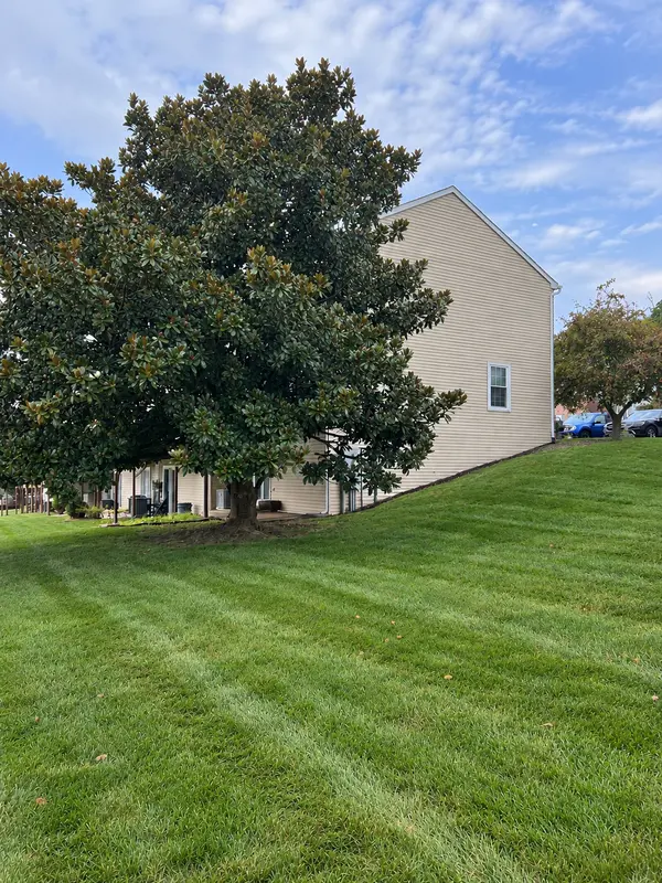 N Point Dr, York, PA 17406