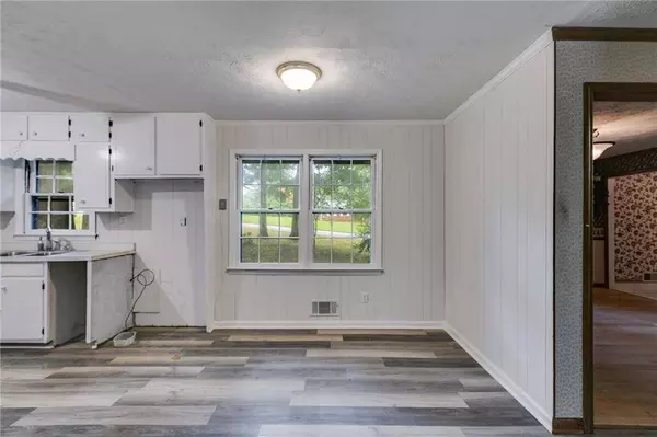 5471 S Lake DR, Douglasville, GA 30135