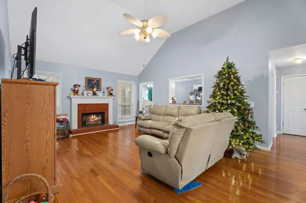 7403 Franklin Lake Ct, Winston, GA 30187