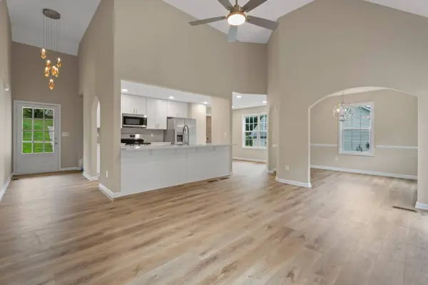 413 W Wind Dr, Villa Rica, GA 30180