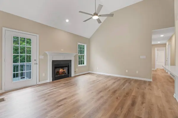 413 W Wind Dr, Villa Rica, GA 30180
