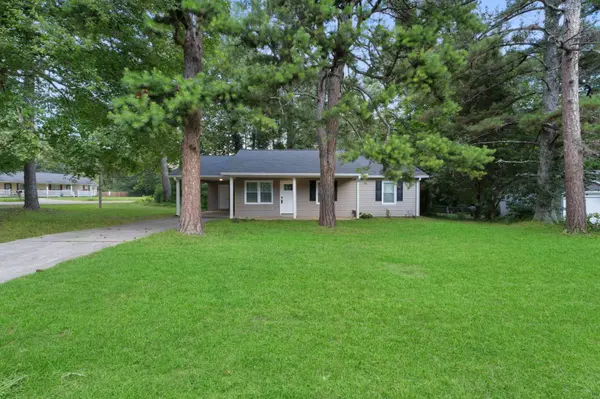 10 Lajuana Dr, Carrollton, GA 30116