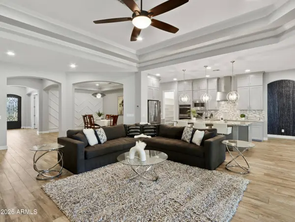 3472 S PINNACLE Drive, Chandler, AZ 85286