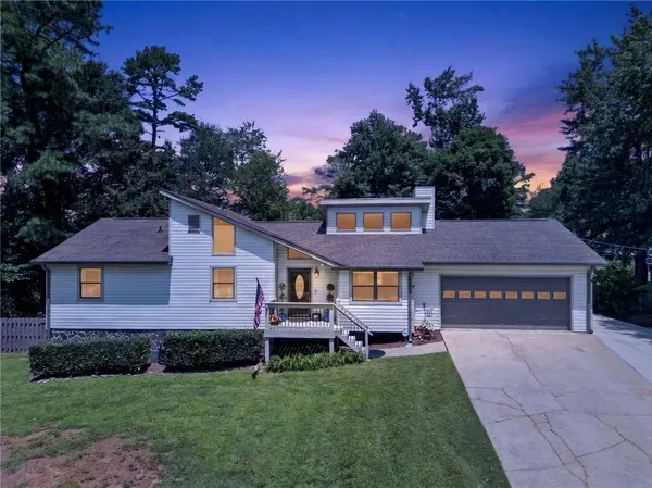 6164 Pinedale LN, Douglasville, GA 30135