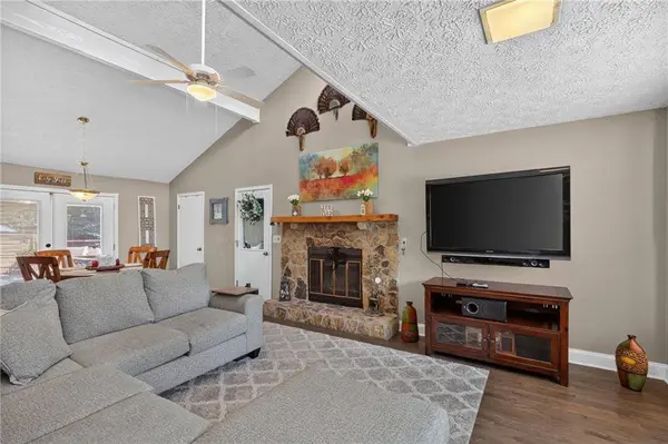 6164 Pinedale LN, Douglasville, GA 30135
