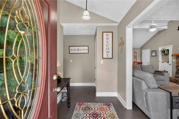 6164 Pinedale LN, Douglasville, GA 30135