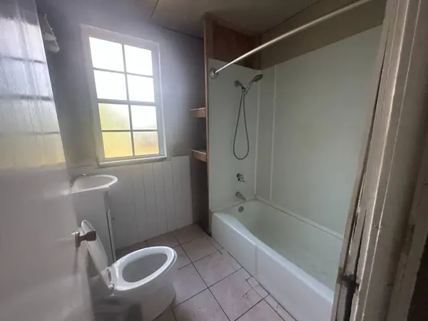 419 E Palm Ave, Eustis, FL 32726