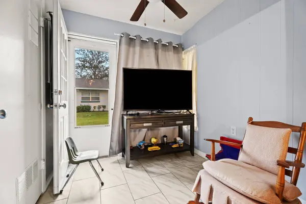 241 N Hill Ave, Deland, FL 32724