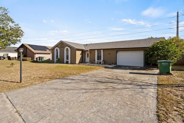 987 Trumbull St, Deltona, FL 32725