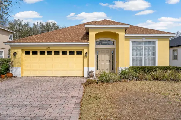 33719 Terragona Dr, Sorrento, FL 32776