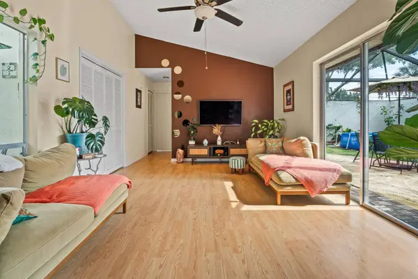 5059 Jamaica Cir, Orlando, FL 32808