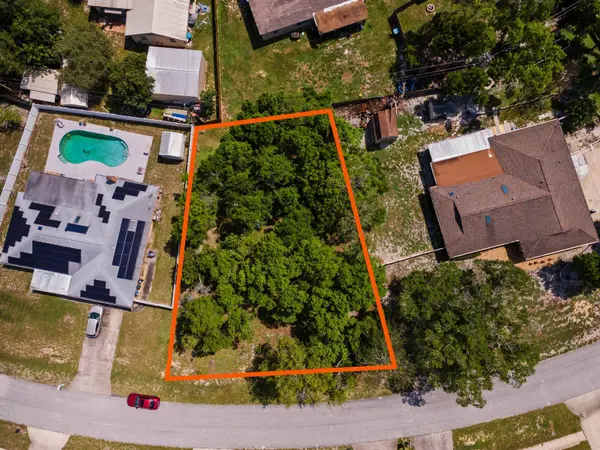 1041 Feather Dr, Deltona, FL 32725