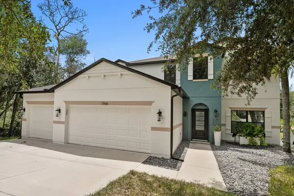 1748 Waterside Oaks Dr
