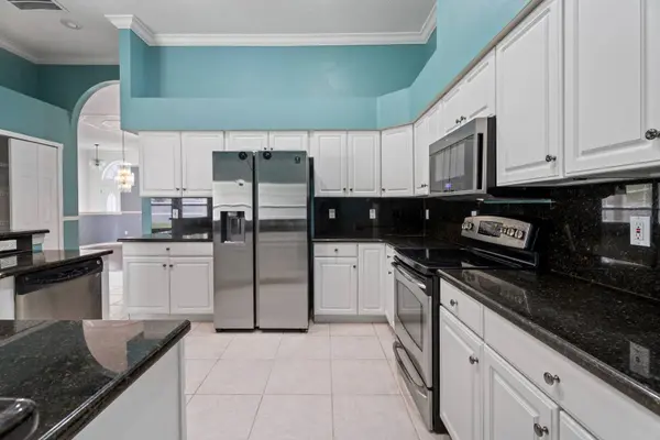 2087 Westbourne Dr, Oviedo, FL 32765