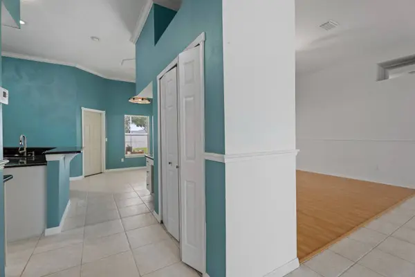 2087 Westbourne Dr, Oviedo, FL 32765
