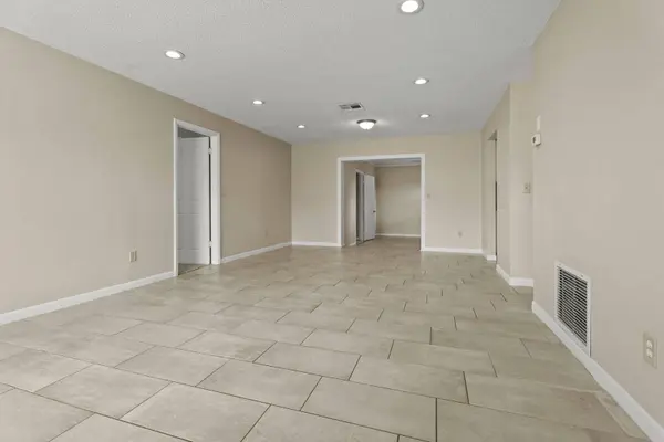 2638 Beal St, Deltona, FL 32738