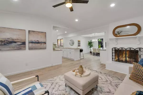 6825 John Drive, Richland Hills, TX 76118