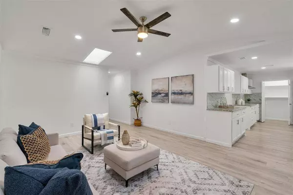 6825 John Drive, Richland Hills, TX 76118