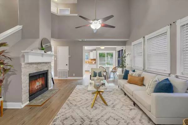 1426 Woodfern Dr, Arlington, TX 76018