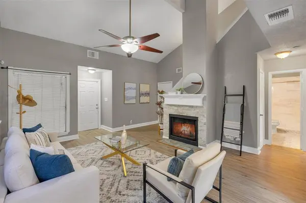 1426 Woodfern Drive, Arlington, TX 76018