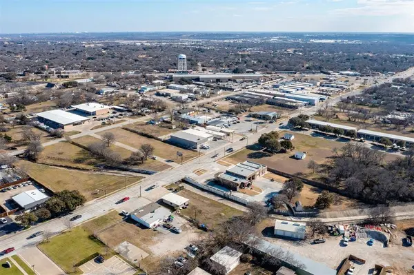 4005 Rufe Snow Drive, North Richland Hills, TX 76180