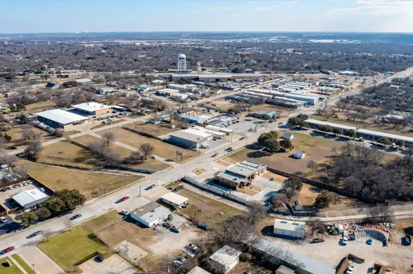 4005 Rufe Snow Dr, North Richland Hills, TX 76180