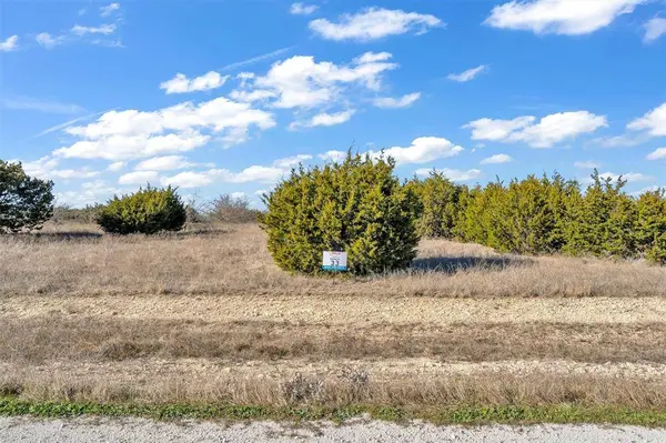 192 Private Road 197, Blum, TX 76627