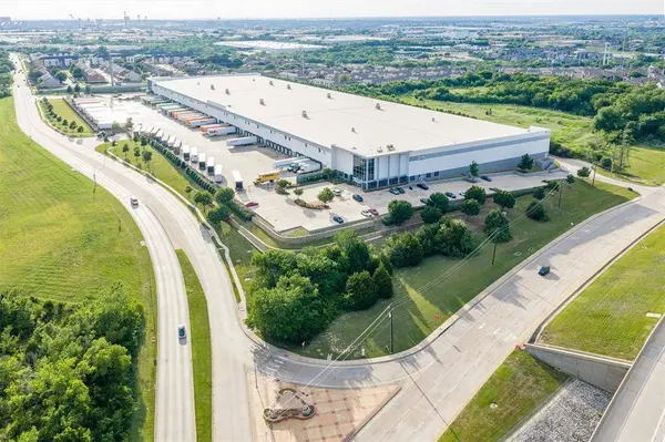 901 NW 19th Street, Grand Prairie, TX 75050