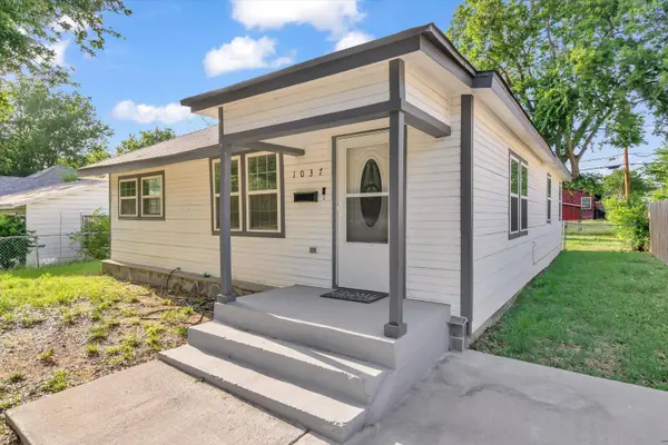 1037 E Cantey St, Fort Worth, TX 76104