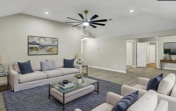 1037 E Cantey Street, Fort Worth, TX 76104
