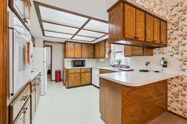 616 S Country Side TRL, Edmond, OK 73012