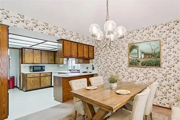 616 S Country Side TRL, Edmond, OK 73012