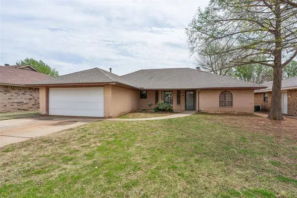 1320 Kelly Park RD, Edmond, OK 73003