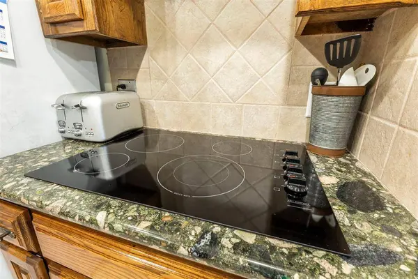 912 Carfax RD, Edmond, OK 73034