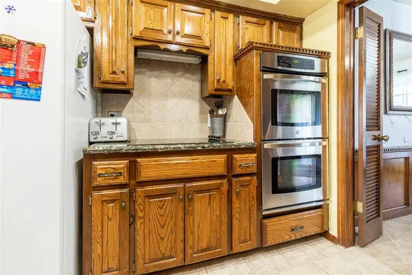 912 Carfax RD, Edmond, OK 73034