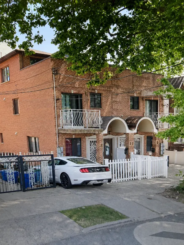 1027 East 231st Street, NY 10466