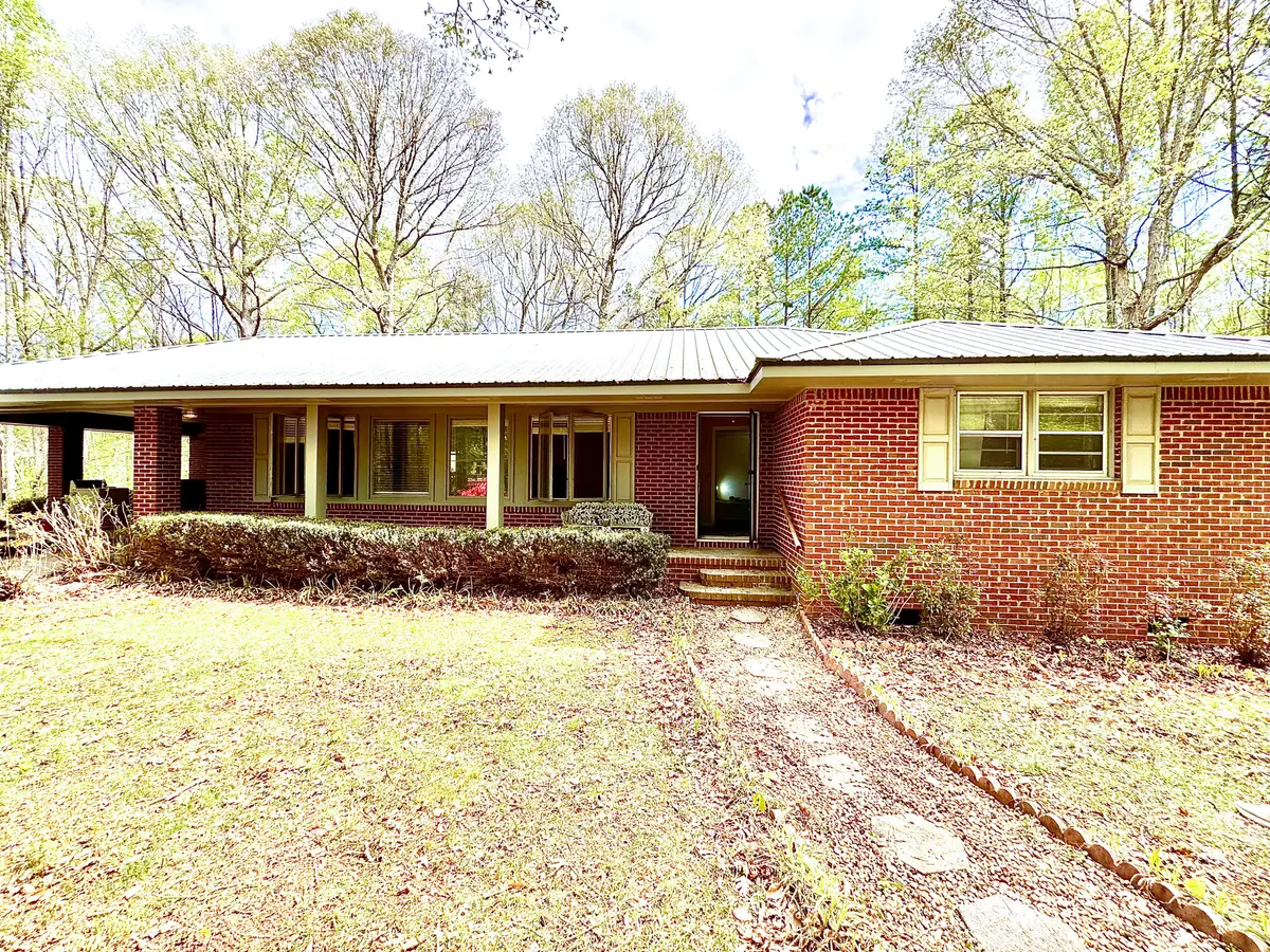 129 E Lake Buckhorn Rd, Temple, GA 30179-5301