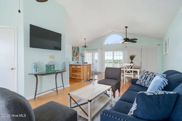 114 Calinda Cay CT, North Topsail Beach, NC 28460