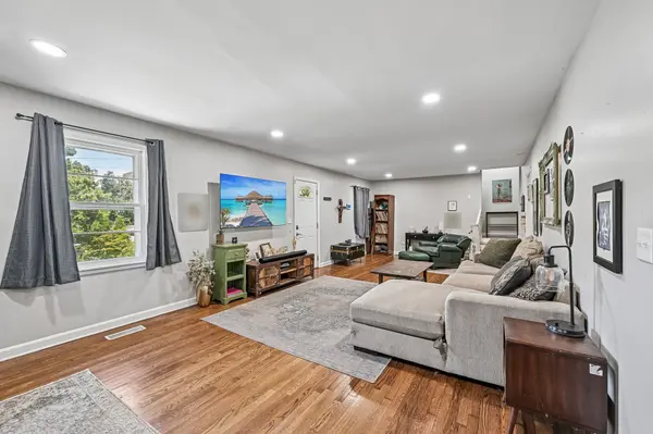 865 Delcris Drive, Birmingham, AL 35226
