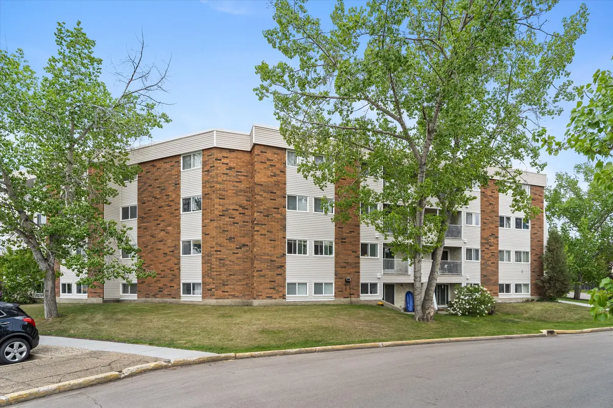 11245 31 Ave NW #69, Edmonton, AB T6J 3V5