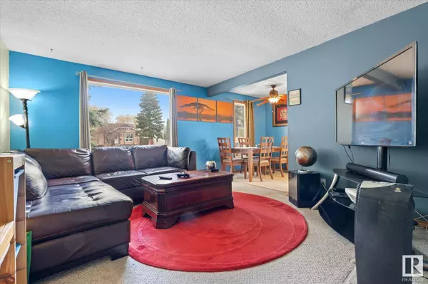 1758 37 ST NW, Edmonton, AB T6L 2R2