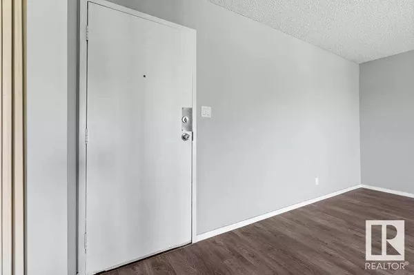 Edmonton, AB T6J 3V5