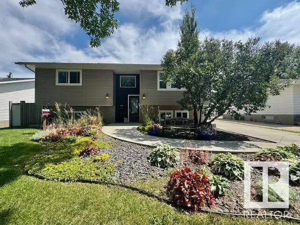 60 MENLO CR, Sherwood Park, AB T8A 0R9