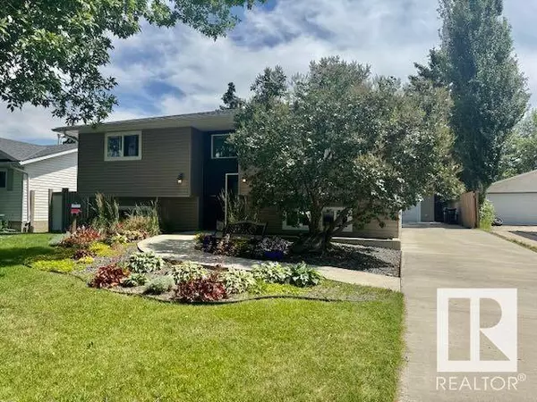 60 MENLO CR, Sherwood Park, AB T8A 0R9