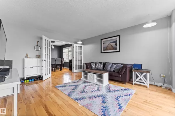 15616 80 ST NW, Edmonton, AB T5S 2T5