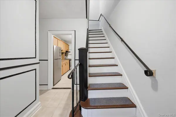 2712 Holland AVE, Bronx, NY 10467