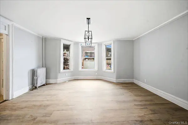 2712 Holland AVE, Bronx, NY 10467