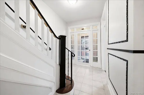 2712 Holland AVE, Bronx, NY 10467